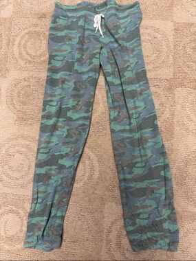 Women's Camo Jogger Pants - Green Camo